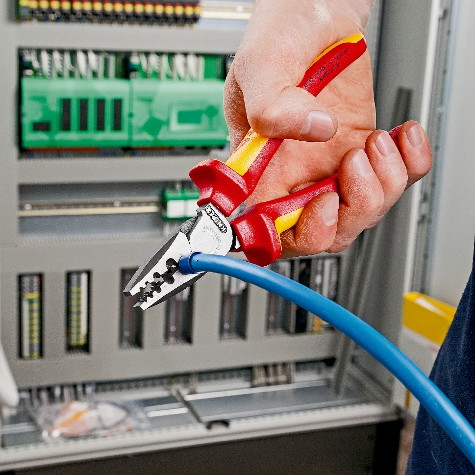 Knipex 97 78 180 VDE Insulated Crimping Pliers For End Sleeves (Ferrules) 180mm - Image 2