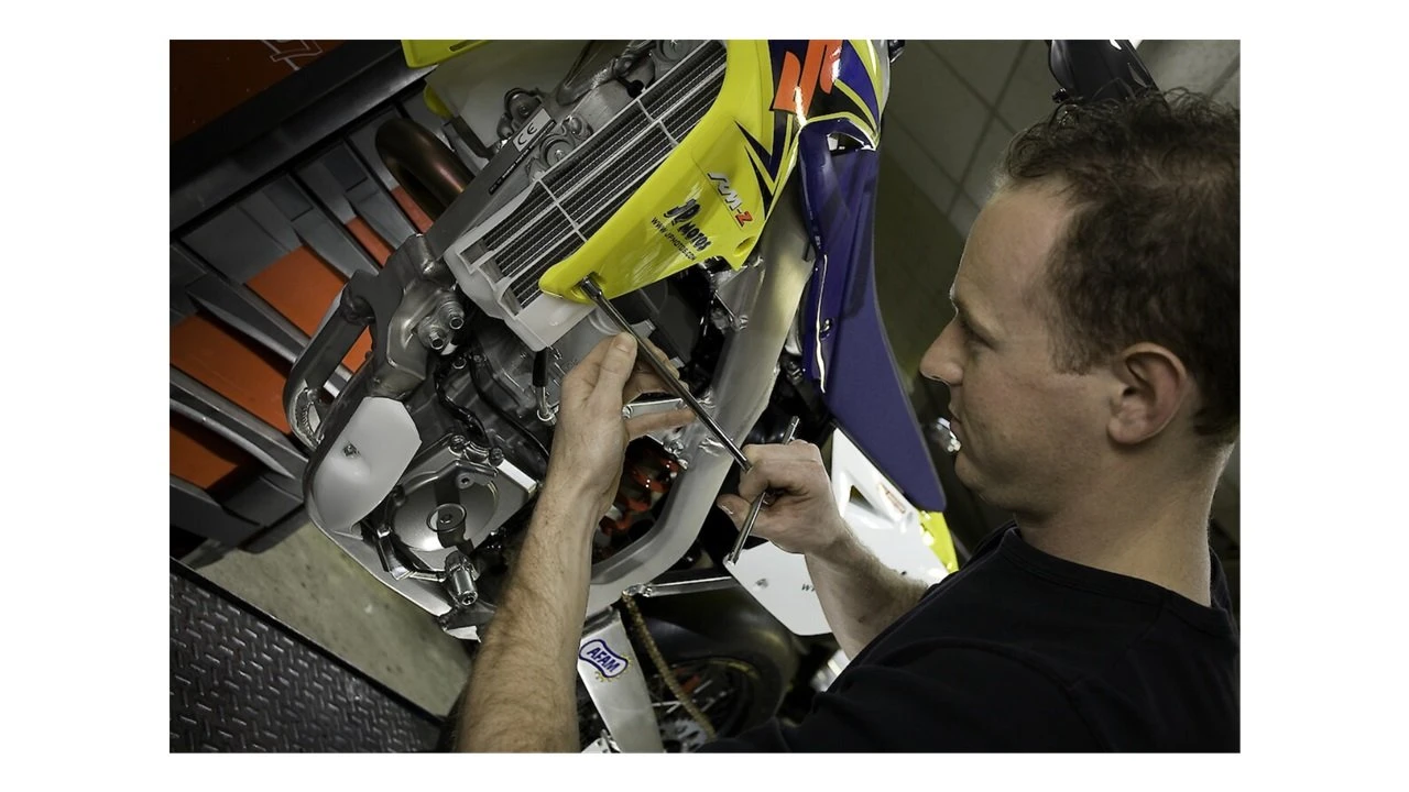 Facom 98B.13 Metric Sliding T-Handle Socket Wrench 13mm - Image 4